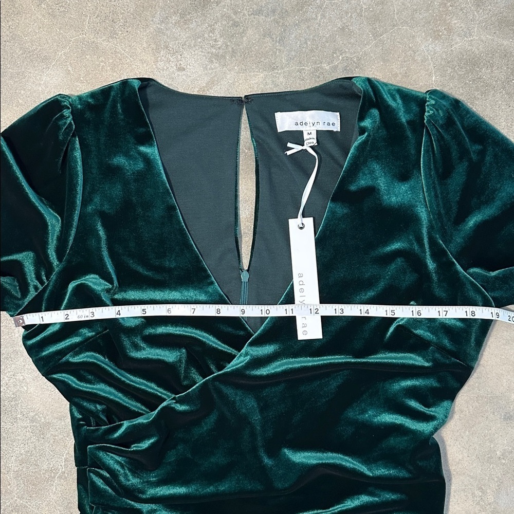 NWT Adelyn Rae Emerald Green Velvet Wrap Dress - Picture 5 of 9